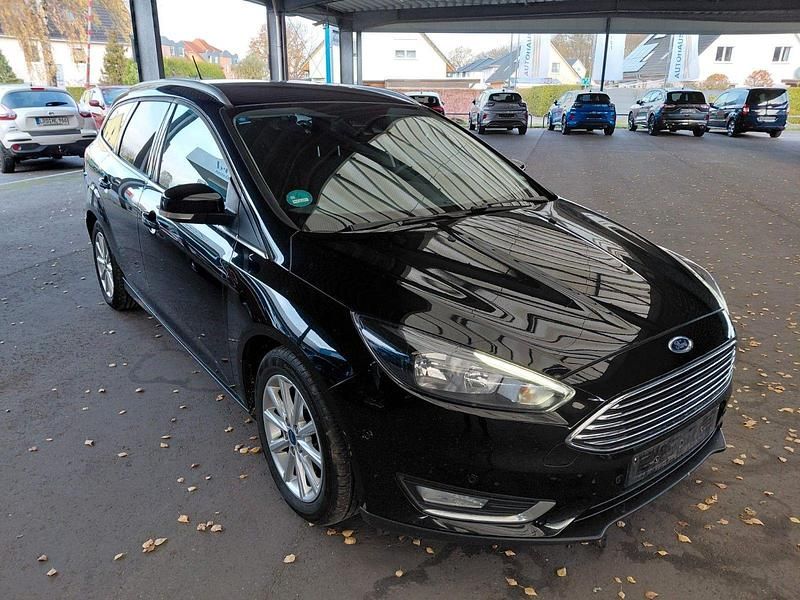 Schwarz Gebraucht 2018 Ford Focus Titanium Kombi | 14.890 € (Fairer Preis) - Bild 1/4