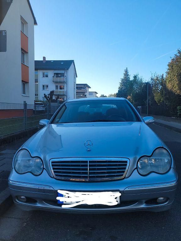 Gebraucht Mercedes C180 129 PS (94 kW) 2001 Silber Limousine