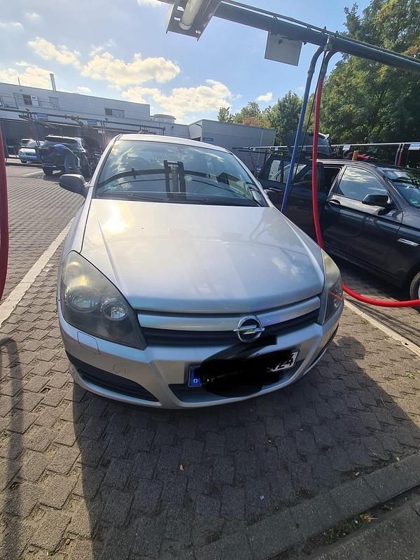 Silber Gebraucht 2004 Opel Astra Kleinwagen | 1.650 € (Fairer Preis) - Bild 1/4