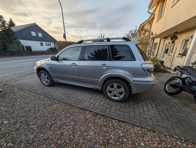 Gebraucht Mitsubishi Outlander 201 PS (147 kW) 2006 Silber SUV
