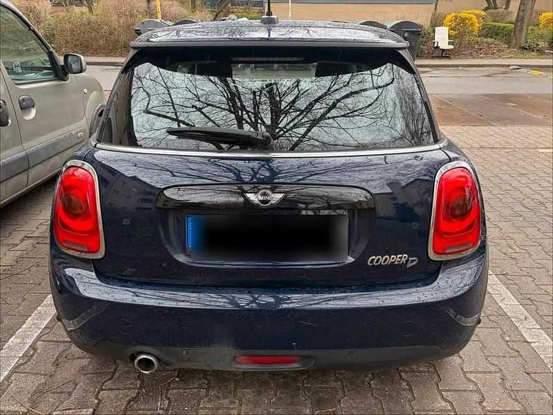 Second-hand Mini Cooper D 115 CP (84 kW) 2017 Albastru Hatchback