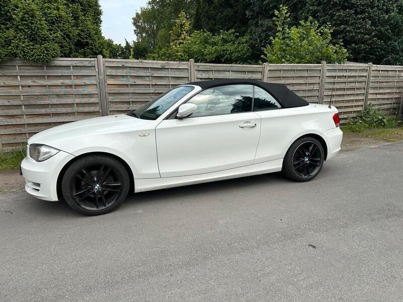 Weiß Gebraucht 2009 BMW 118 Cabriolet Cabrio | 5.700 € (Fairer Preis) - Bild 1/4