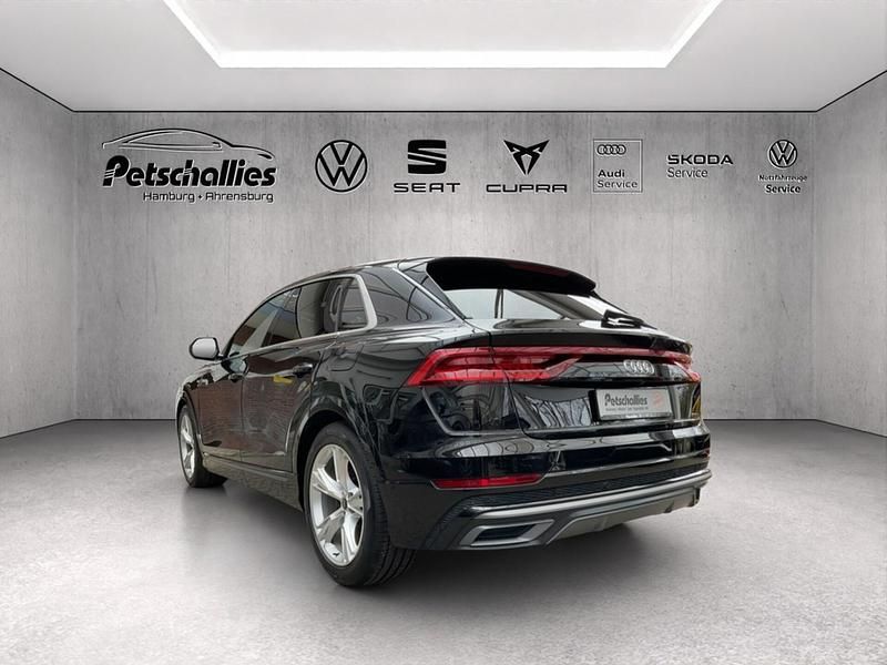 Gebraucht Audi Q8 Ambiente 381 PS (280 kW) 2023 Schwarz SUV