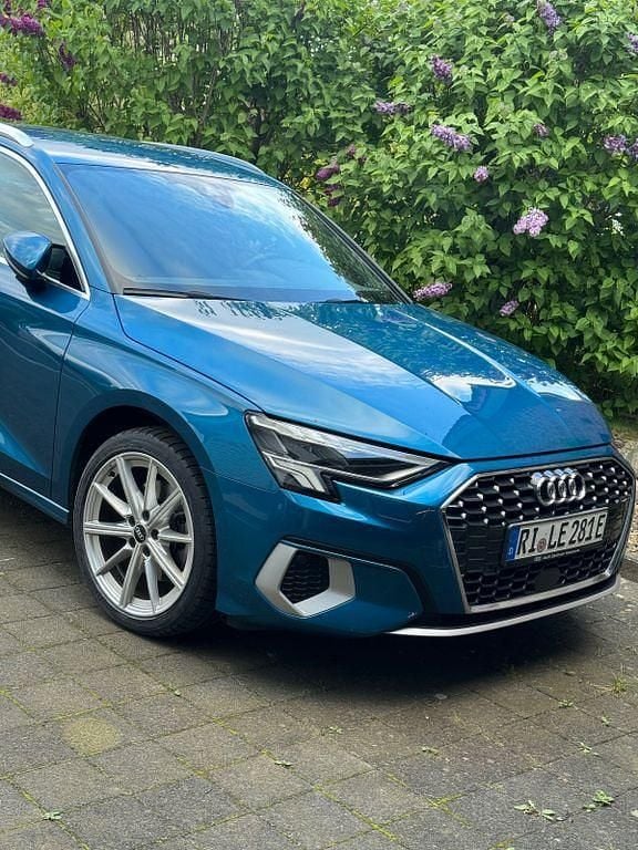 Blau Gebraucht 2021 Audi A3 S-Line Limousine | 19.000 € (Superpreis) - Bild 1/4