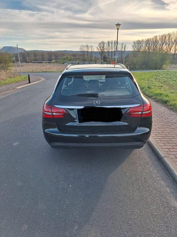 Gebraucht Mercedes C200 160 PS (117 kW) 2021 Schwarz Kombi