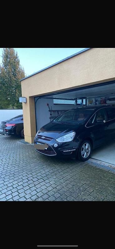 Gebraucht Ford S-MAX Titanium 239 PS (175 kW) 2011 Braun Van / Kleinbus