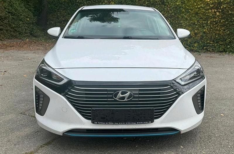 Gebraucht Hyundai Ioniq 141 PS (103 kW) 2017 Weiß Kleinwagen
