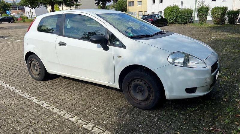 Weiß Gebraucht 2009 Fiat Grande Punto Kleinwagen | 2.000 € (Superpreis) - Bild 1/4