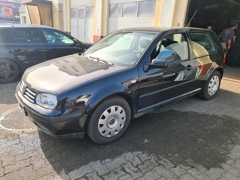 Gebraucht VW Golf IV 80 PS (58 kW) 2002 Schwarz Kleinwagen