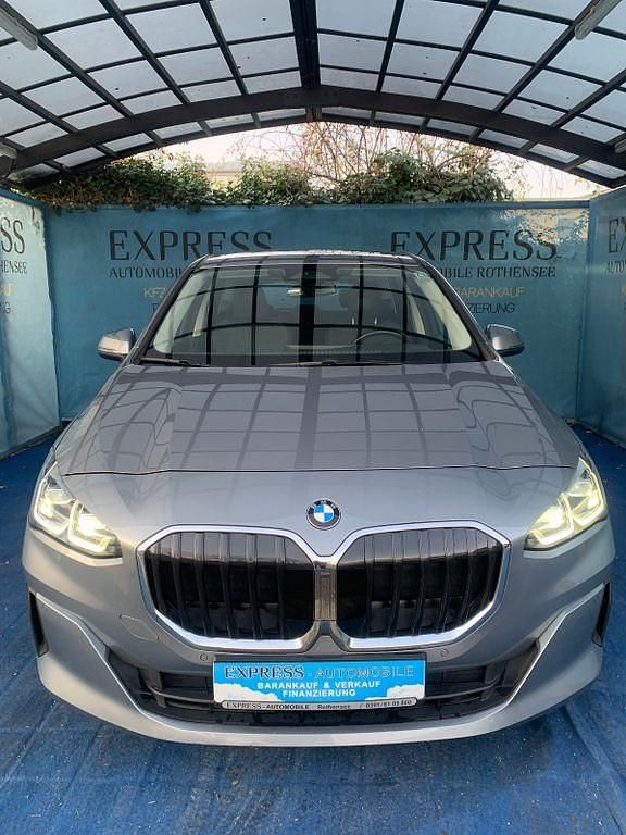 Grau Gebraucht 2023 BMW 218 Performance Kombi | 14.800 € (Superpreis) - Bild 1/4