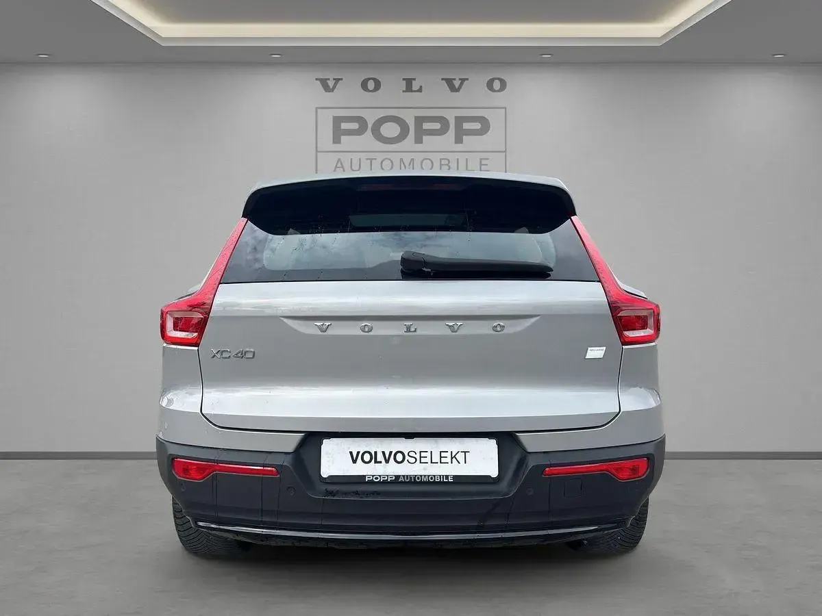 Gebraucht Volvo EX40 Ultimate 185 kW (252 PS) 2023 Silver dawn / metallic SUV
