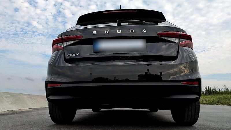 Gebraucht Skoda Fabia Drive 95 PS (69 kW) 2024 Schwarz Kleinwagen