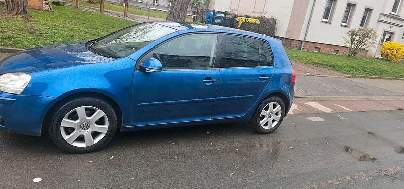Gebraucht VW Golf V 122 PS (89 kW) 2007 Blau Kleinwagen
