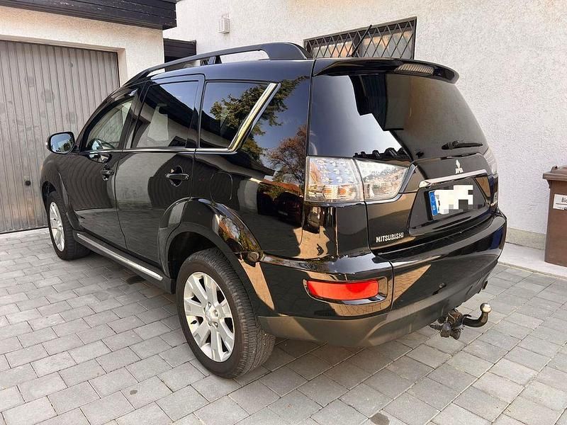 Gebraucht Mitsubishi Outlander 156 PS (114 kW) 2012 Schwarz SUV