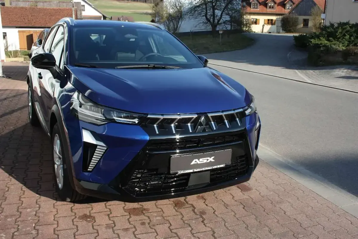 Neu Mitsubishi ASX Diamant Edition 114 PS (83 kW) 2026 Royalblau SUV