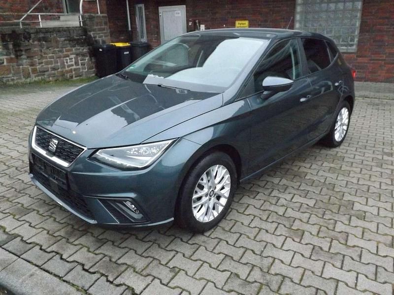 Grau Gebraucht 2020 Seat Ibiza Style Kleinwagen | 15.700 € (Fairer Preis) - Bild 1/4