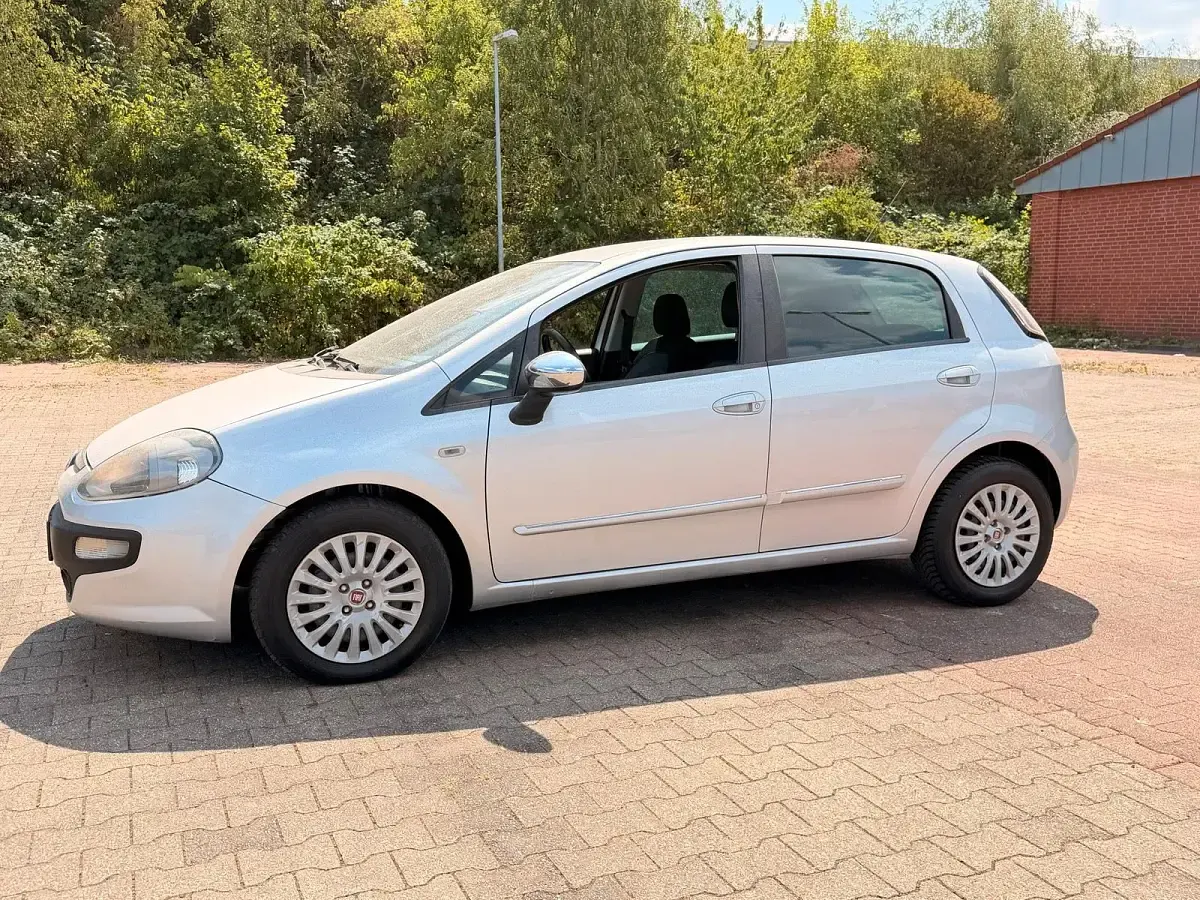 Gebraucht Fiat Punto 104 PS (76 kW) 2010 Silber Kleinwagen