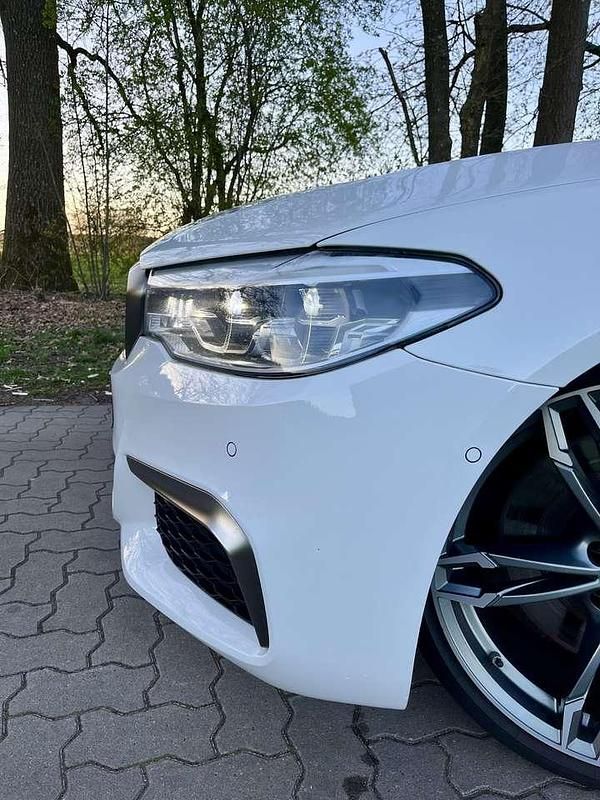 Gebraucht BMW M550 400 PS (294 kW) 2018 Weiß Limousine
