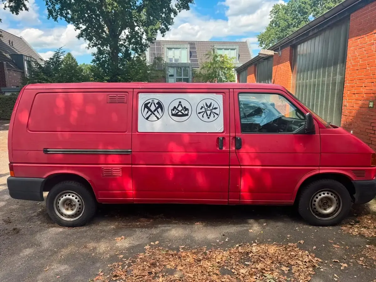Gebraucht VW T4 102 PS (75 kW) 2002 Rot Van