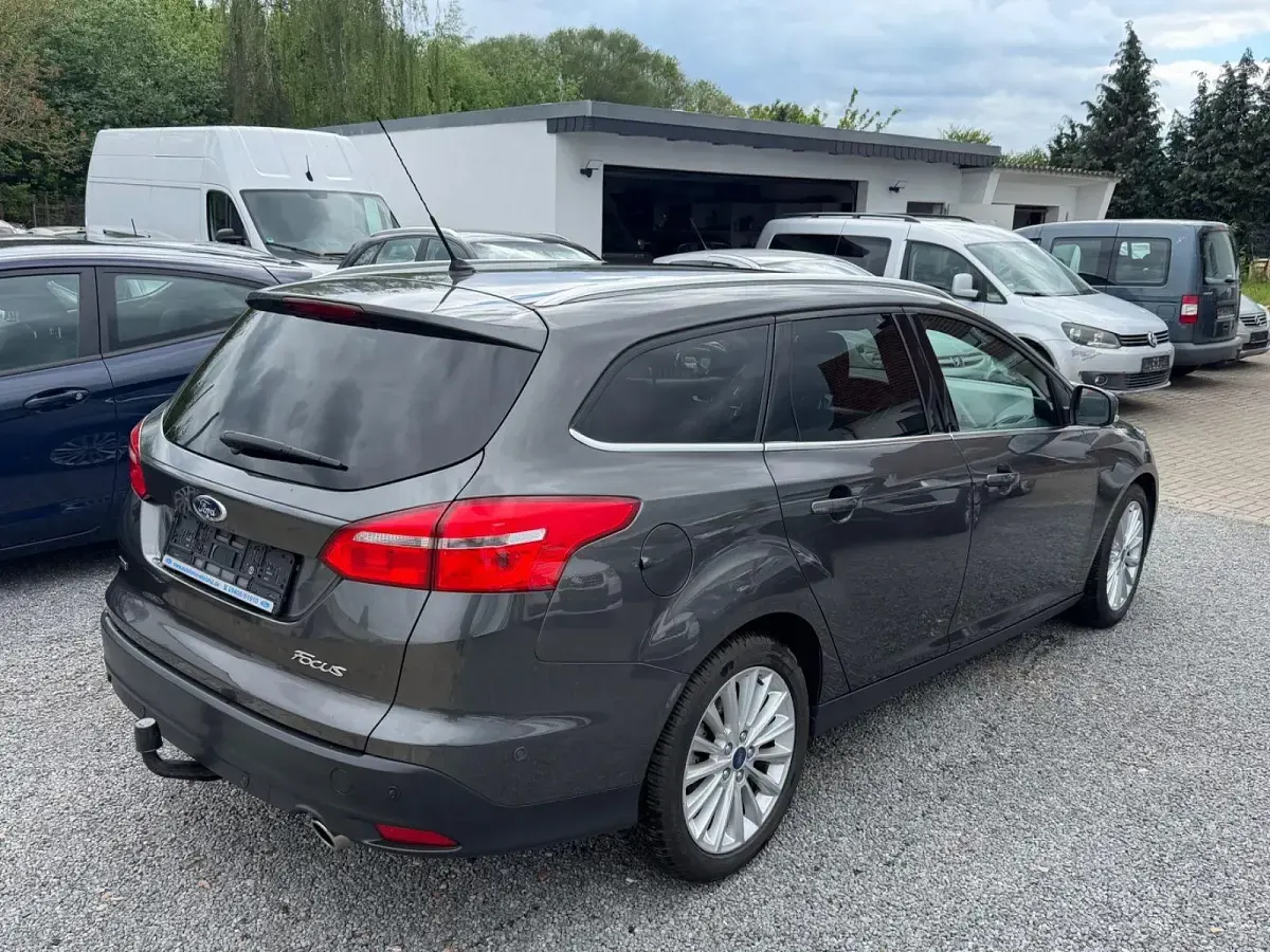 Usata Ford Focus Titanium 150 CV (110 kW) 2016 Grigio Station wagon