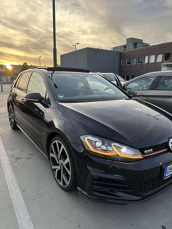 Schwarz Gebraucht 2017 VW Golf VII GTI Limousine | 19.000 € (Fairer Preis) - Bild 1/4