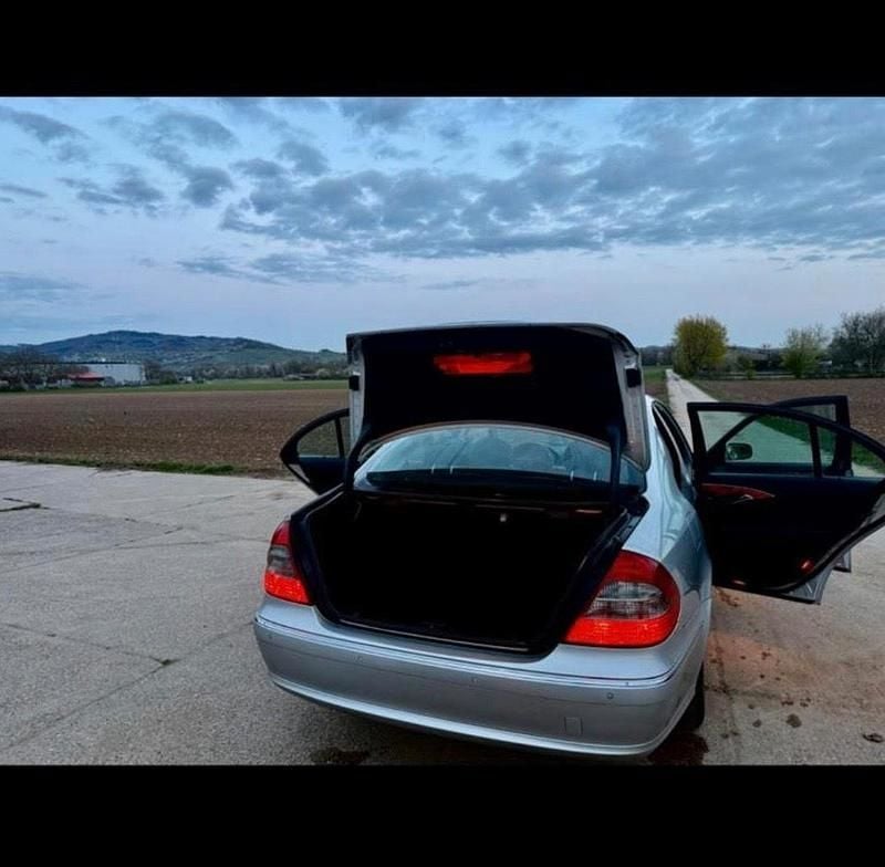 Second-hand Mercedes E220 170 CP (125 kW) 2007 Gri Berlinǎ