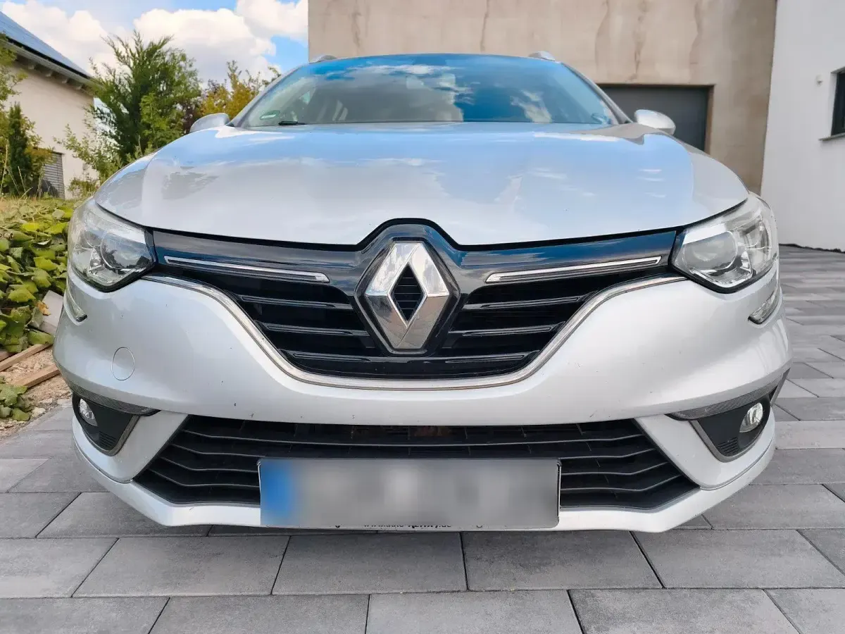 Gebraucht Renault Mégane GrandTour 132 PS (97 kW) 2017 Silber Kombi