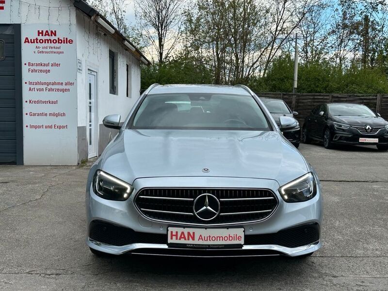 Silber Gebraucht 2021 Mercedes E220 Avantgarde Kombi | 22.490 € - Bild 1/4