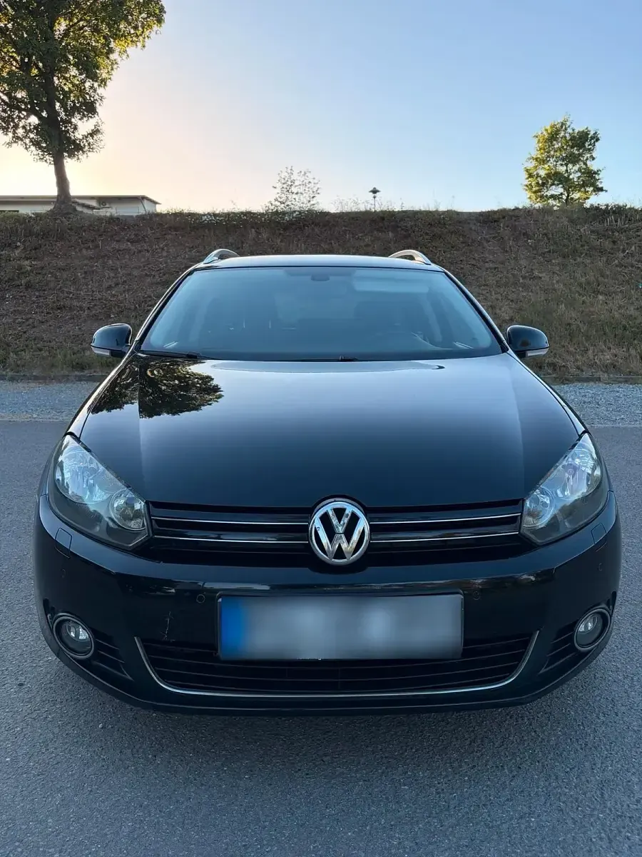 Gebraucht VW Golf VI 105 PS (77 kW) 2011 Schwarz Kleinwagen