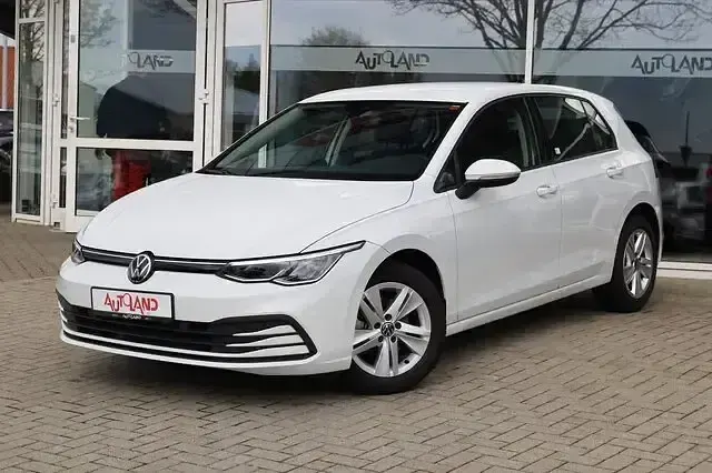Gebraucht VW Golf VIII Life 131 PS (96 kW) 2022 Weiß Limousine
