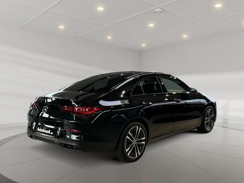 Gebraucht Mercedes CLA180 Progressive 136 PS (100 kW) 2024 Metalliclack kosmosschwarz Limousine