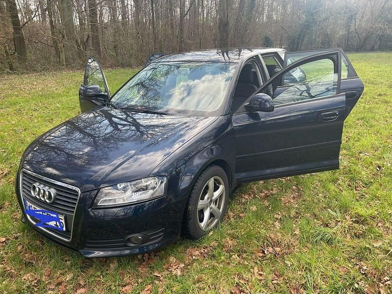 Gebraucht Audi A3 Ambiente 125 PS (91 kW) 2009 Blau Kleinwagen