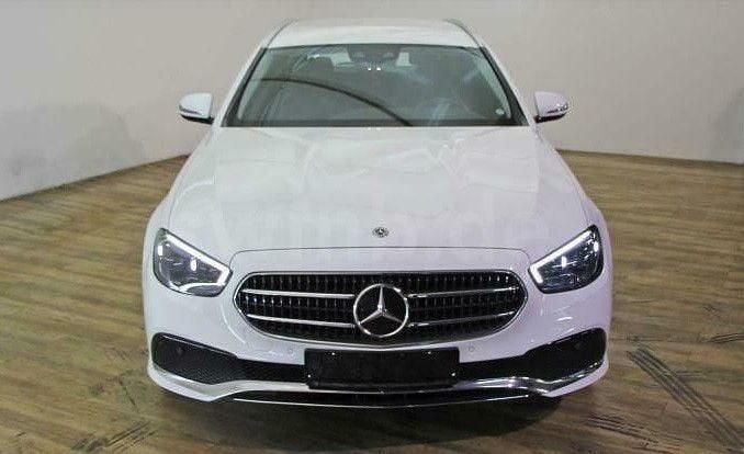 Weiß Gebraucht 2020 Mercedes E220 Avantgarde Kombi | 22.980 € (Guter Preis) - Bild 1/4