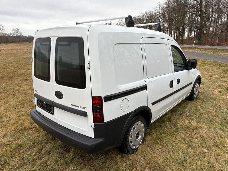 Second-hand Opel Combo 75 CP (55 kW) 2009 Alb Monovolum