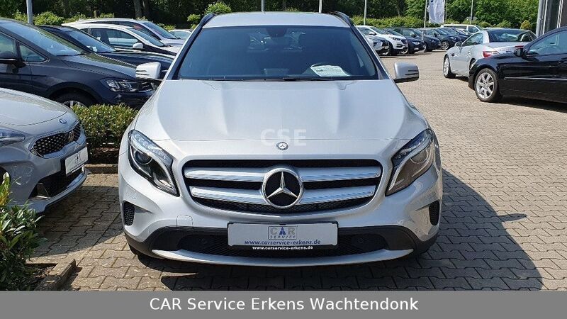 Gebraucht Mercedes GLA200 156 PS (114 kW) 2014 Polarsilber  metalliclack SUV