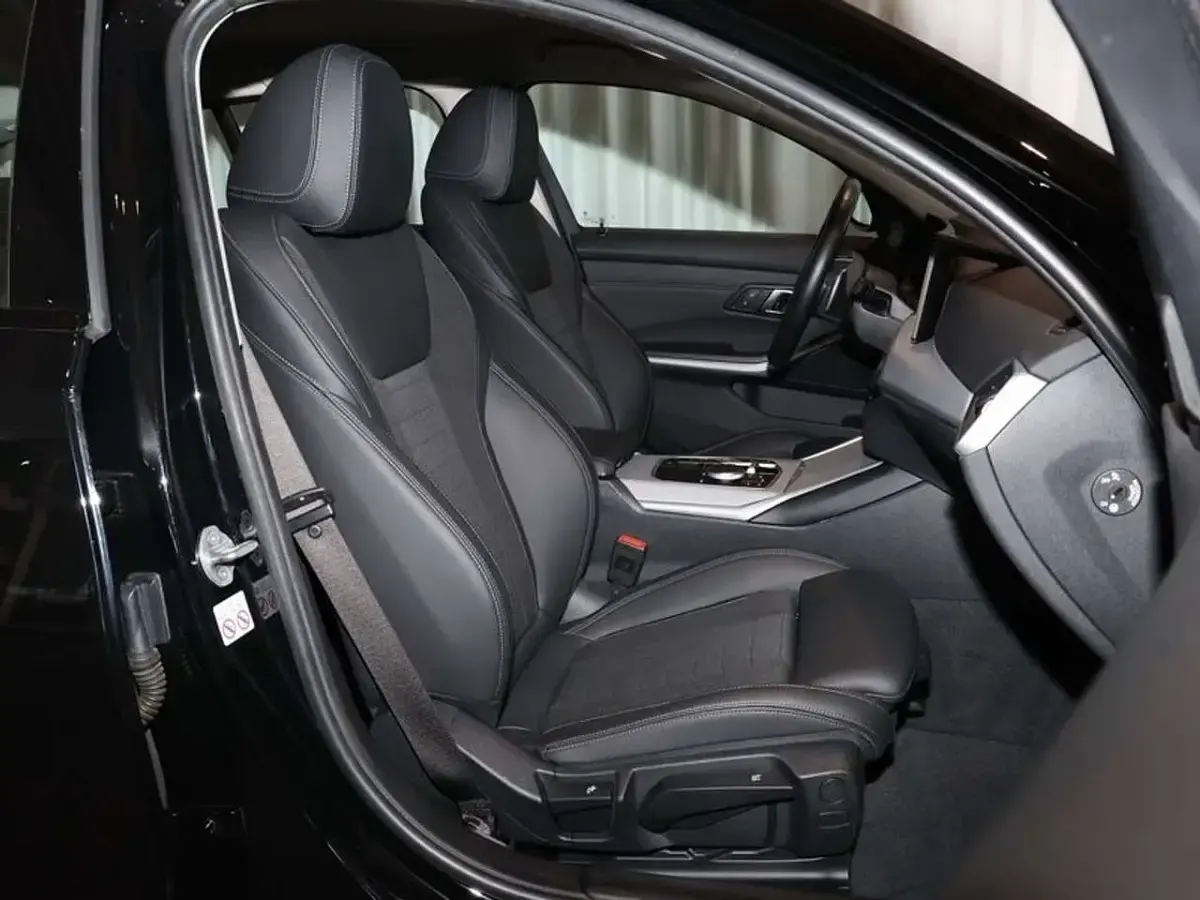 Gebraucht BMW 318 Sport Line 150 PS (110 kW) 2023 Schwarz ii Kombi