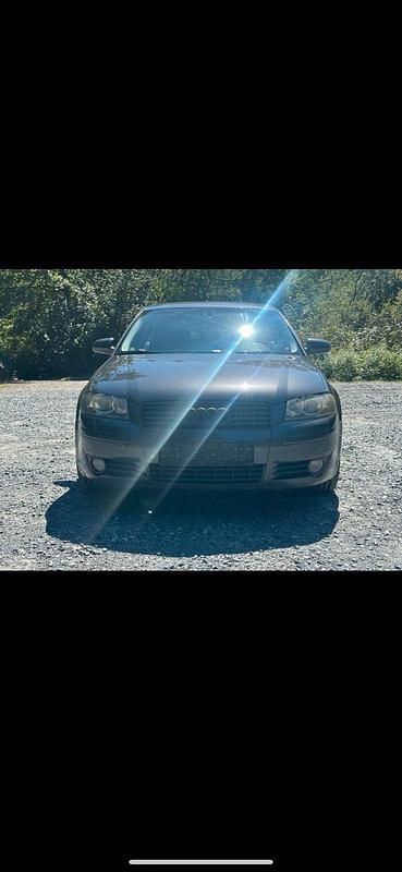 Grau Gebraucht 2005 Audi A3 Kleinwagen | 2.000 € (Superpreis) - Bild 1/4