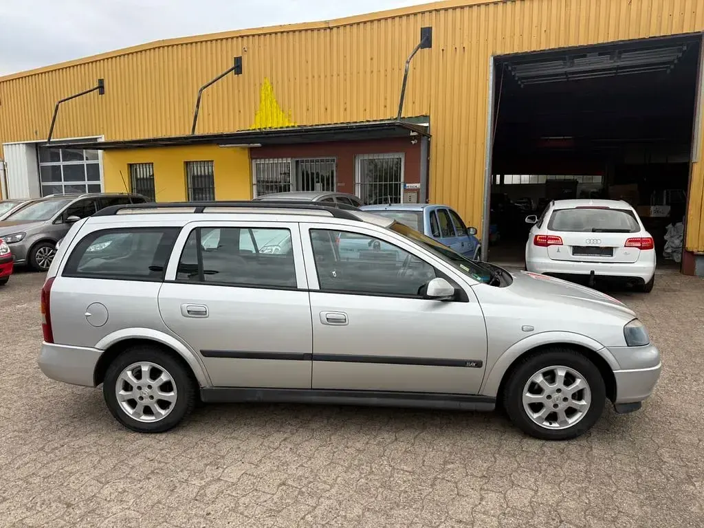 Gebraucht Opel Astra Njoy 84 PS (61 kW) 2003 Silber Limousine
