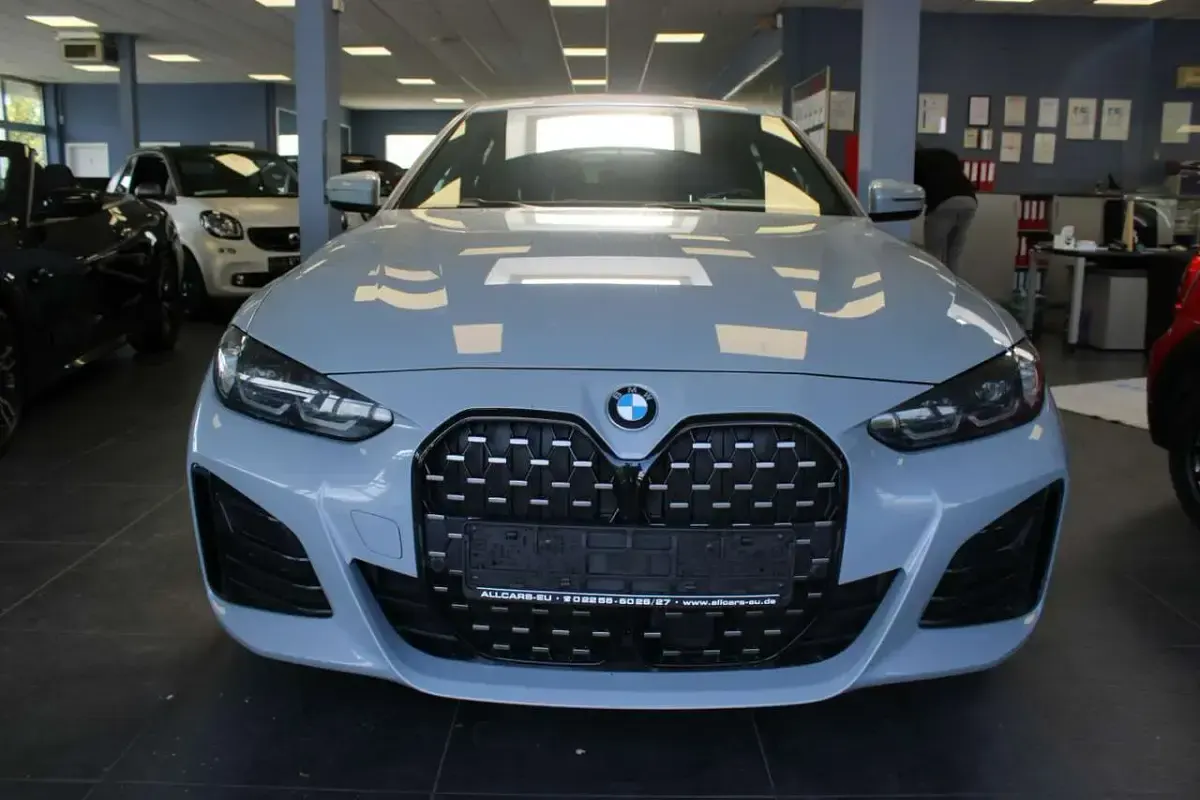 Gebraucht BMW 430 M Sport 245 PS (180 kW) 2023 M brooklyn grau metallic Coupé