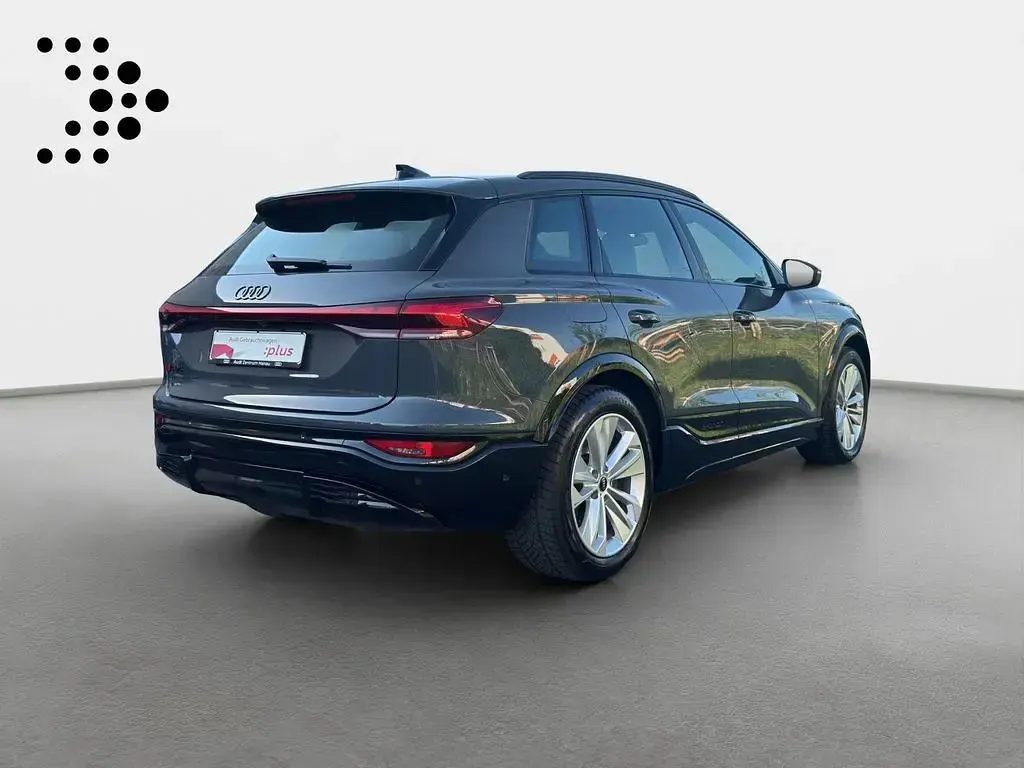 Gebraucht Audi SQ6 e-tron Comfort 359 kW (489 PS) 2025 Magnetgrau SUV