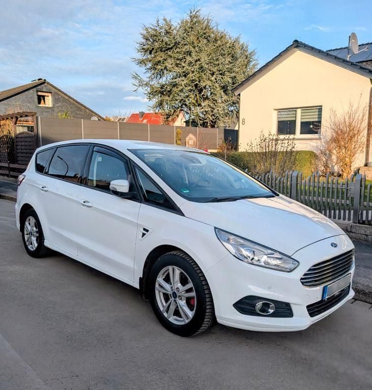 Weiß Gebraucht 2017 Ford S-MAX S Van / Kleinbus | 11.500 € (Superpreis) - Bild 1/4