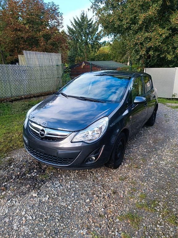 Grau Gebraucht 2011 Opel Corsa Limousine | 950 € (Superpreis) - Bild 1/4