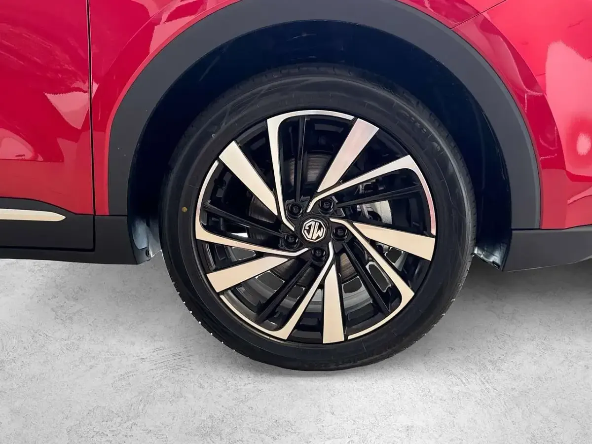 Neu MG ZS Luxury 197 PS (144 kW) 2026 Rot SUV
