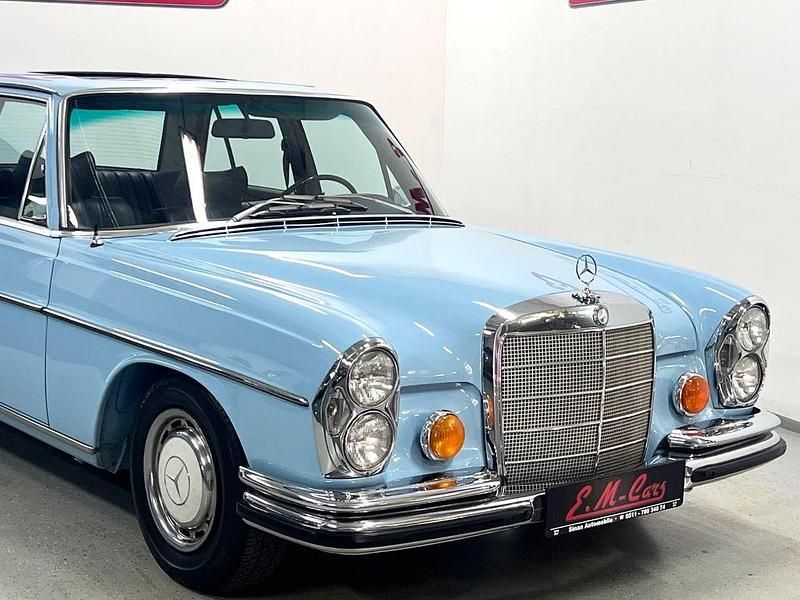 Blau Gebraucht 1973 Mercedes 280 SE Limousine | 39.990 € - Bild 1/4