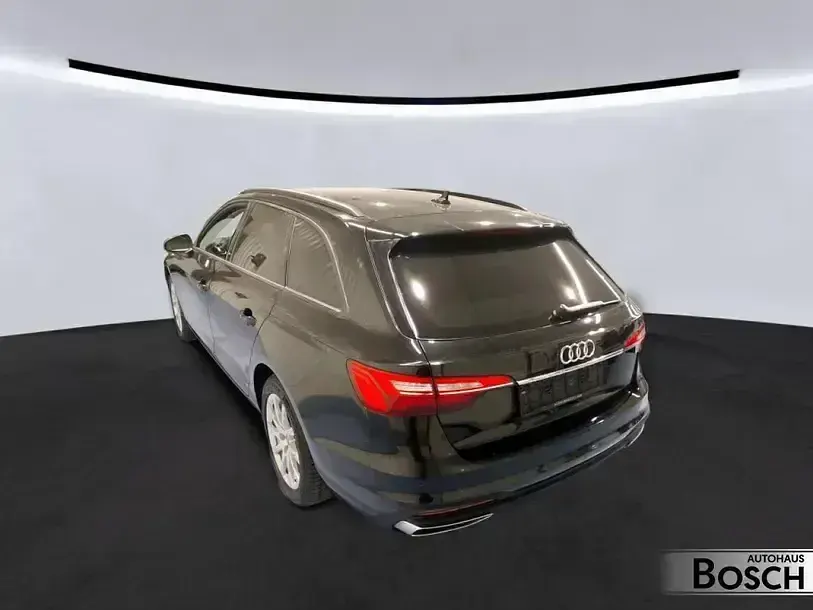 Gebraucht Audi A4 Comfort 150 PS (110 kW) 2022 Mythosschwarz Kombi