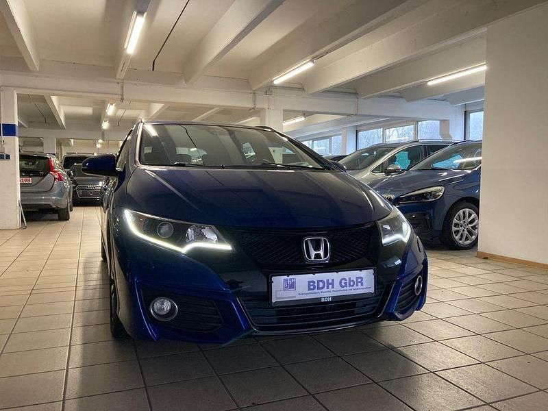 Brilliant sporty blue m. Gebraucht 2016 Honda Civic Elegance Kombi | 13.899 € (Fairer Preis) - Bild 1/4