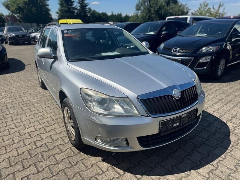Silber Gebraucht 2009 Skoda Octavia Ambiente Kombi | 1.750 € (Guter Preis) - Bild 1/4