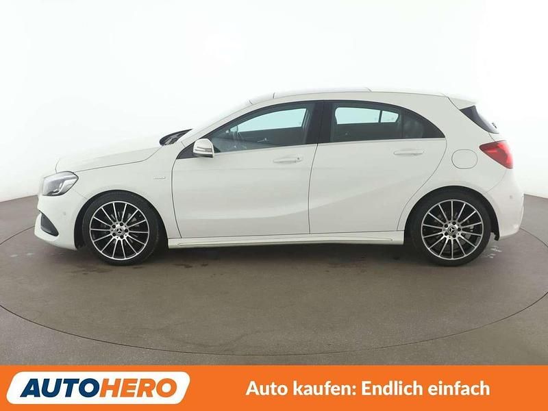 Gebraucht Mercedes A180 AMG 122 PS (89 kW) 2018 Calcitweiss zirrusweiss Limousine