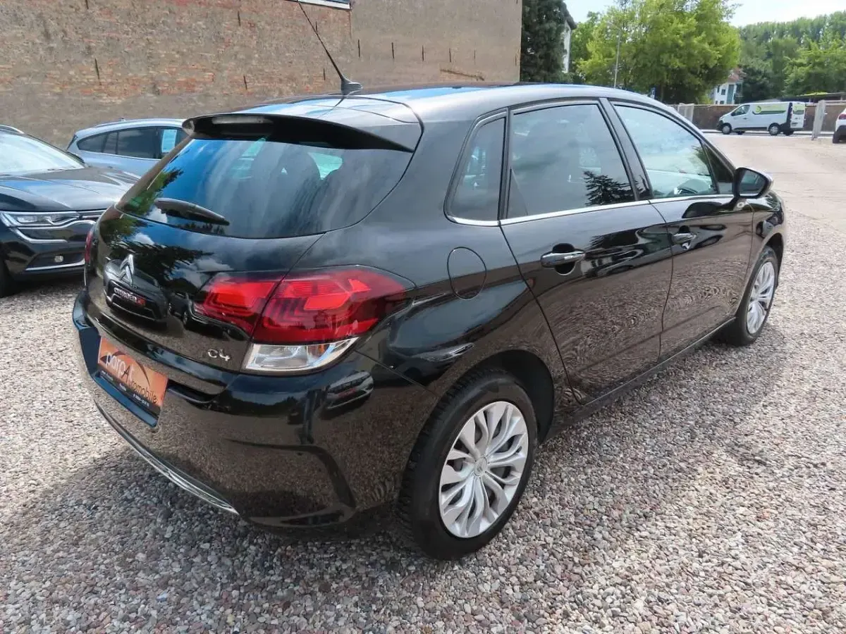 Gebraucht Citroën C4 SELECTION 110 PS (80 kW) 2016 Noir perla nera Limousine