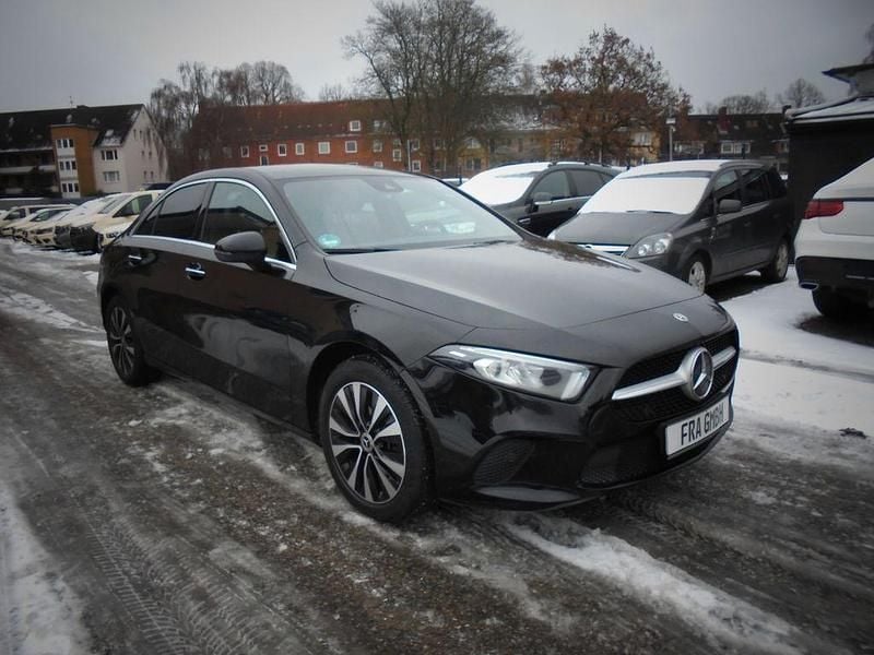 Gebraucht Mercedes A250 160 PS (117 kW) 2022 Schwarz Limousine